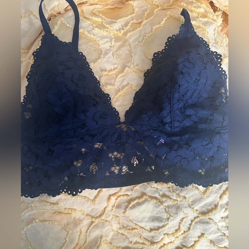 🔥BUNDLE 2/$12🔥 Dobreva Black Lace Bralette Size M